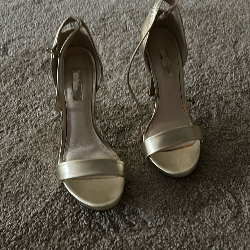 Top Shop gold metallic strappy heels EUC size 9